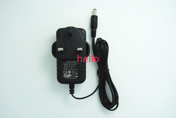 Le C.A. a entré des adaptateurs de puissance de la production 5V 2400mA 12W de C.C 230V adaptés pour le R-U, certificat de la CE/GS