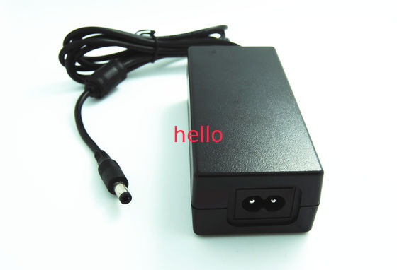 12V 4A 48W Output o adaptador universal da alimentação de DC Com C8 o soquete, 2 pinos