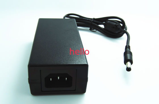 बहुक्रिया 20V 3 ए 60W आउटपुट इंटरनेशनल डीसी C14 3 पिन पावर अनुकूलक