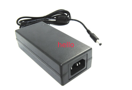 बहुक्रिया 20V 3 ए 60W आउटपुट इंटरनेशनल डीसी C14 3 पिन पावर अनुकूलक