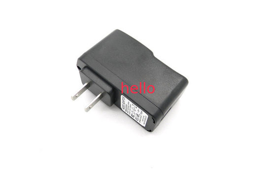il caricatore universale di viaggio di 5V 2.0A 10W USB ha regolato la spina degli Stati Uniti, cortocircuito