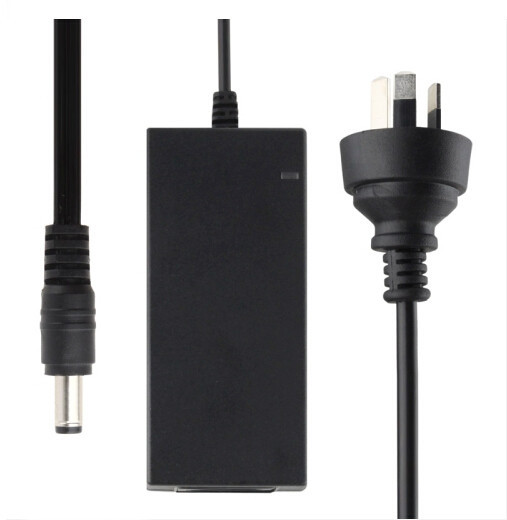 พาวเวอร์ซัพพลาย 12V 5A AC / DC อะแดปเตอร์กับ 100V-240VAC 50-60Hz