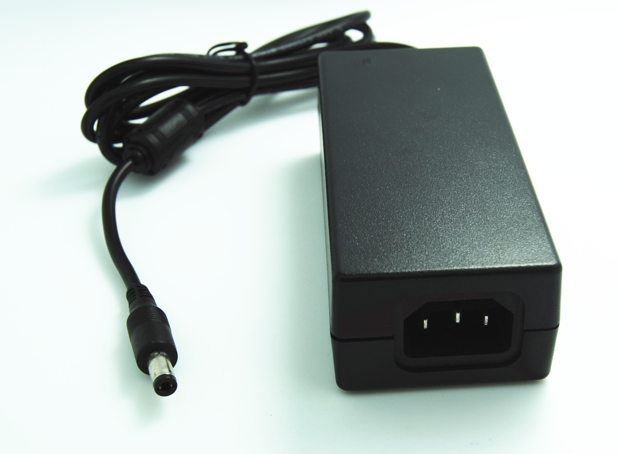 48W 16V 3A hizo salir la CA universal al adaptador de DC con el zócalo de 3 pernos, cordón del 1.2M DC