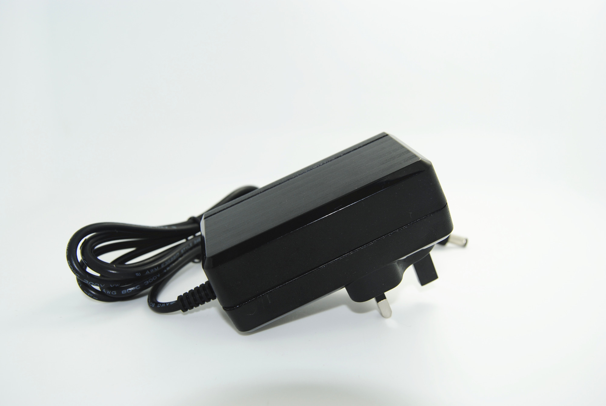 24V 1.5A 36W Wyjście UK kołki AC Zasilacze z 1,2 / 1,5 / 1,8 m przewodu DC