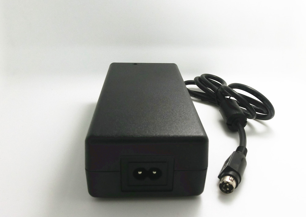 120W 20V 6A Masaüstü Üniversal DC Güç Adaptörü, 2 Pins C8