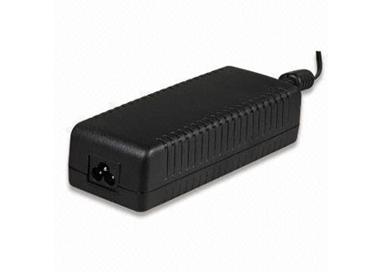 niskie zakłócenia Uniwersalny AC / DC Power Adapter