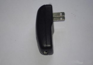 A relação 50/60HZ eletrônica do adaptador do carregador de USB obstrui dentro o adaptador do carregador da C.C. USB