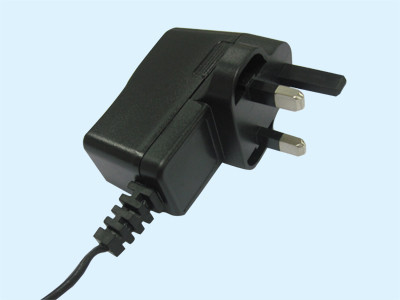 डिजिटल ऑडियो उत्पादों के लिए बी एस प्लग दीवार माउंट पावर एडाप्टर, 6V 1.5A कक्षा द्वितीय बिजली