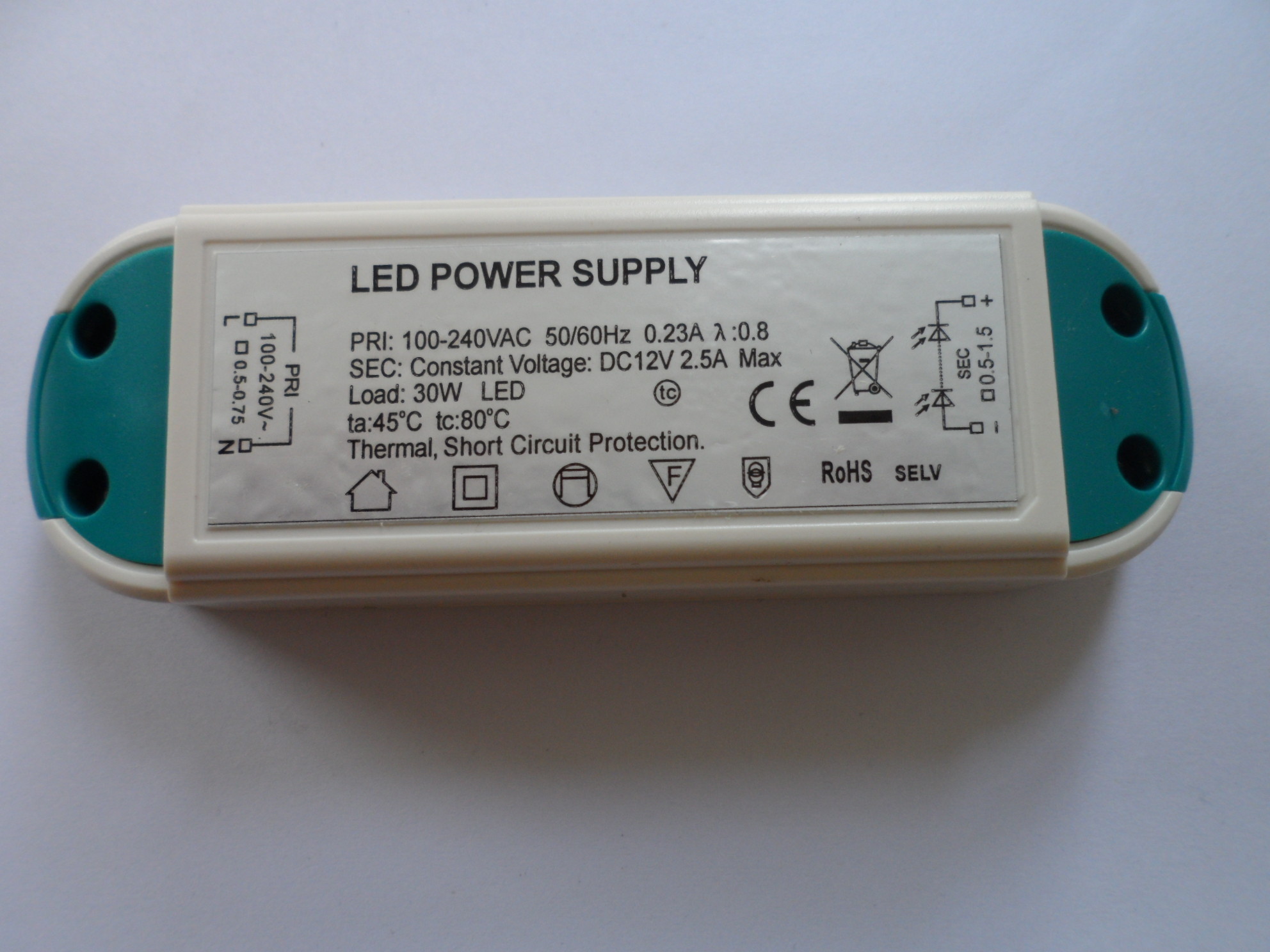 9W Alçak Gerilim IP65 Sabit Akım 750mA Led Şerit Sürücü EN 61000-3-2