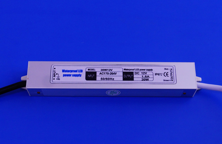 Yüksek Verimli Kompakt 20w Led Sabit Voltaj Sürücüsü Alüminyum Kasa