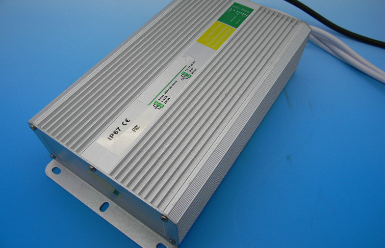 het Hoge rendement van hoofd 200W 12V Waterdicht Bestuurders Elektromateriaal openlucht